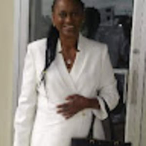 Meet your Posher, Elizabeth d